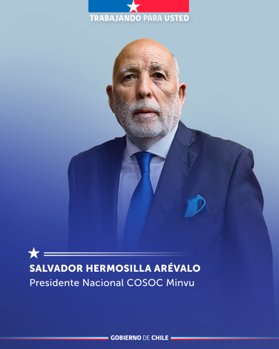 Foto del presidente reelecto de Cosoc, Salvador Hermosilla, de medio cuerpo y terno mira a la cámara